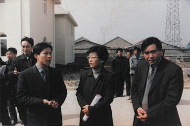 2001年2月20日，时任国度环保局副局长汪纪戎一行视察公司