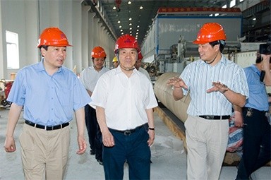 2007年5月25日，时任全国政协常委、经济委员会副主任、中国包装结合会会长石万鹏一行来公司视察
