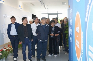 平湖市社经室老干部一行赴918.com调研